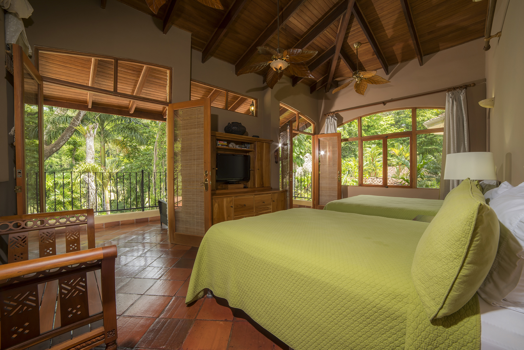 Bedroom with balcony at Casa Buen Dia